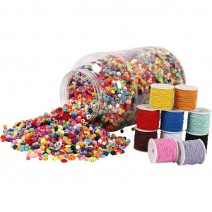 Seau 600 perles plastique tubes striés couleurs assorties