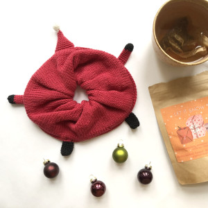 Chouchou du Père Noël torsadé de Rito Krea - Modèle de chouchou à tricoter