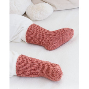 Rosy Cheeks Socks by DROPS Design - Chaussettes pour bébés - patron de tricot 0/1 mois - 3/4 ans
