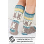 Chaussettes Dancing Bunny par DROPS Design - Modèle de chaussettes à tricoter Taille 24-43